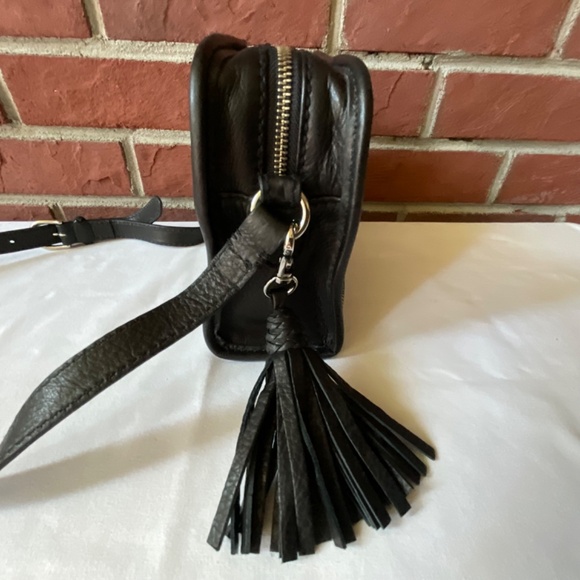 •Isabella Fiore Leather Suede Black And White Tribal Print Zip Crossbody NWT - Picture 9 of 16